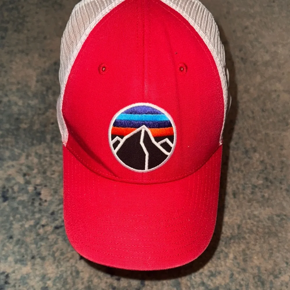 Patagonia Fitz Roy Mountain Sunset Low Profile Trucker Hat red C - Picture 1 of 4